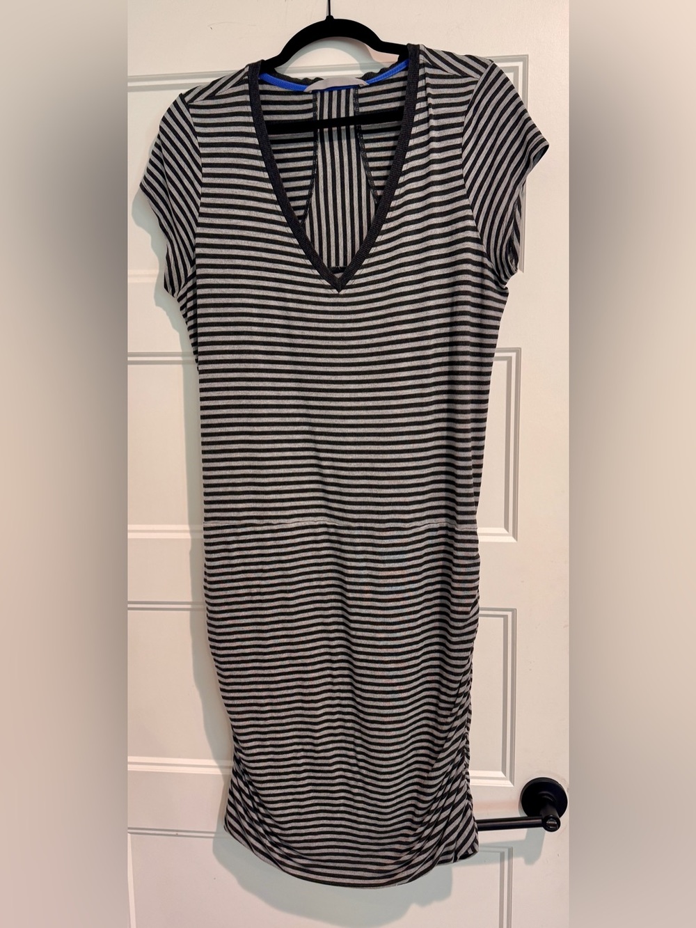 Athleta Striped Midi Dress V Neck Short Sleeve Black & Gray EUC Women XL